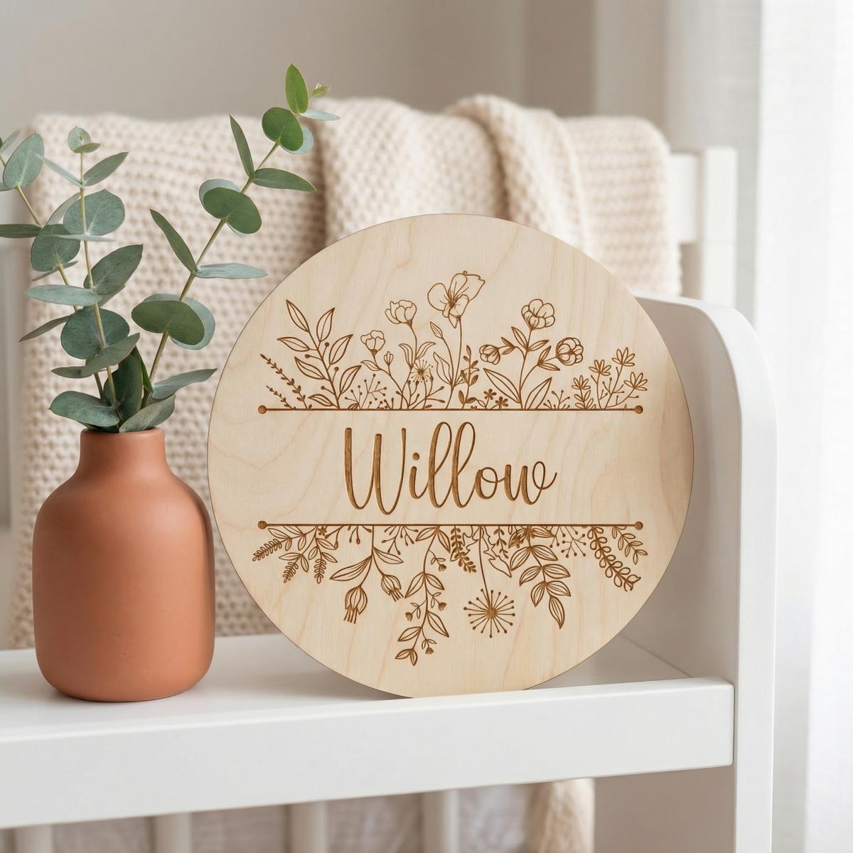 Personalized Floral Round Wood - Baby Nursery Toy recension och pris